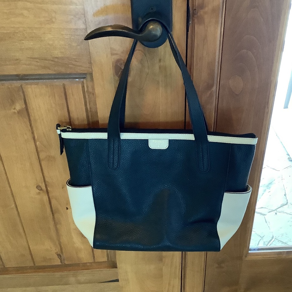 Fossil Pebbled Two Toned Tote with side Pockets
